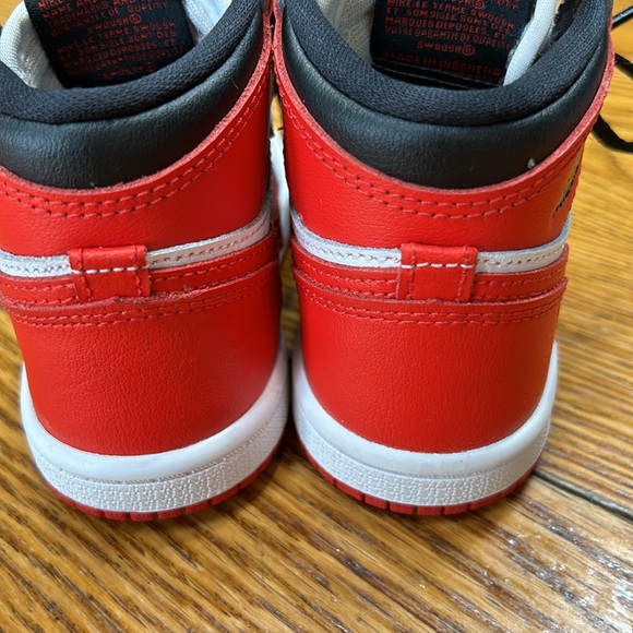Nike Air Jordan 1 Retro High OG. White/Black/University Red.  Size 7 C. - Picture 3 of 9